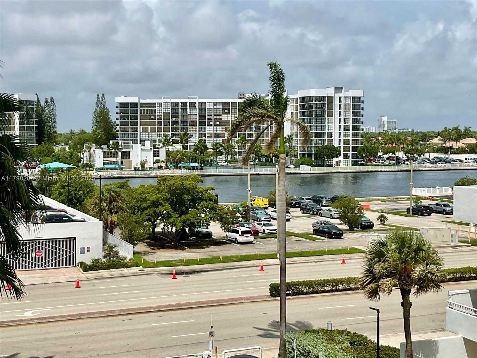 Small Image of 3001 SOUTH OCEAN DR #443, Hollywood Number 24