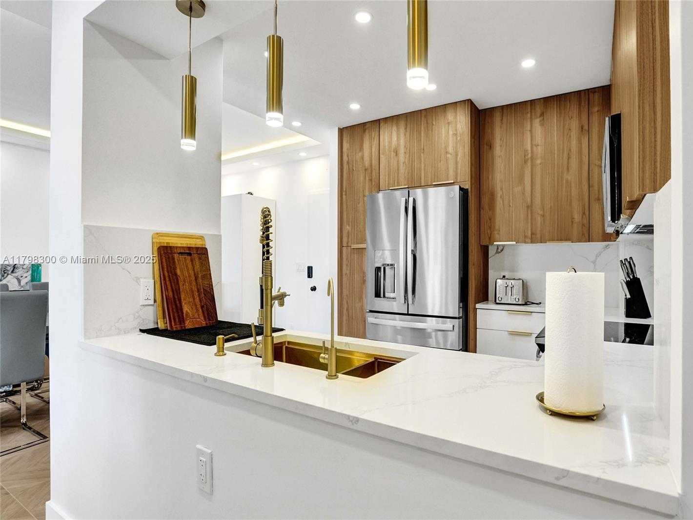 Small Image of 1980 SOUTH OCEAN DR #19H, Hallandale Beach Number 18