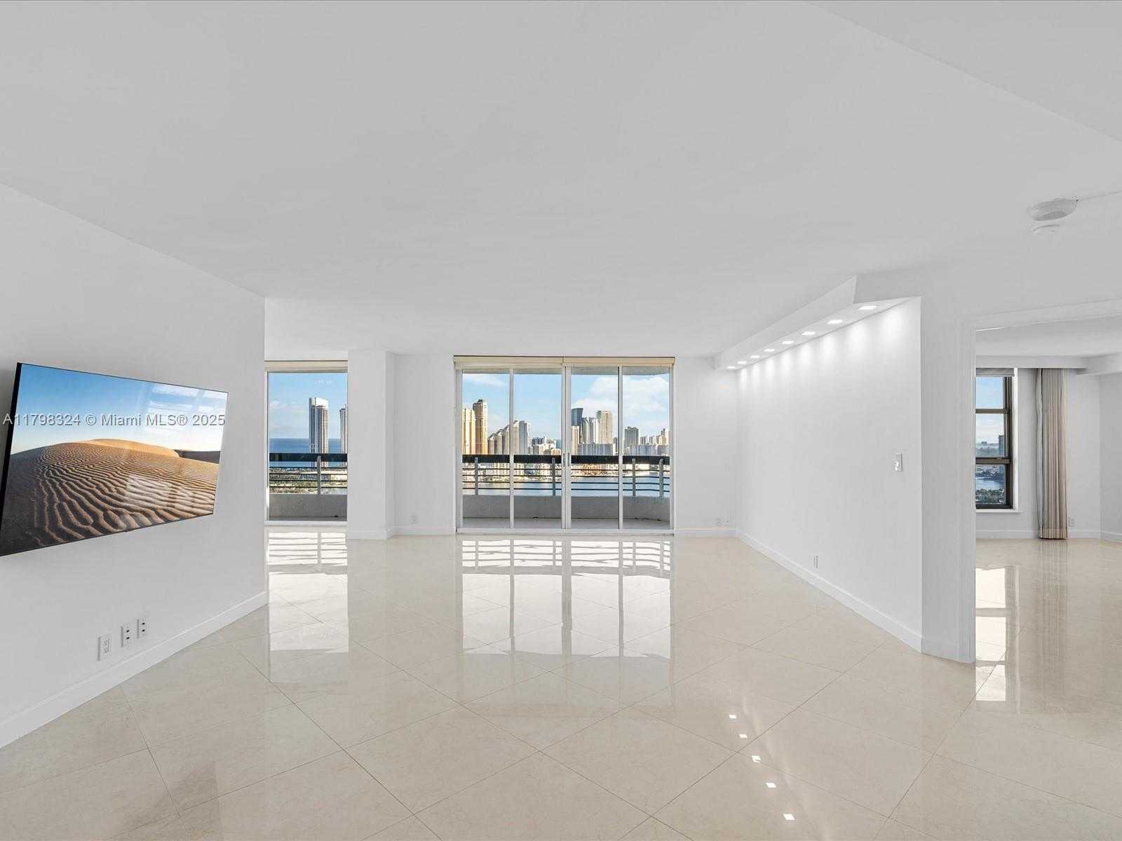 Small Image of 3530 MYSTIC POINTE DR #LPH10, Aventura Number 10