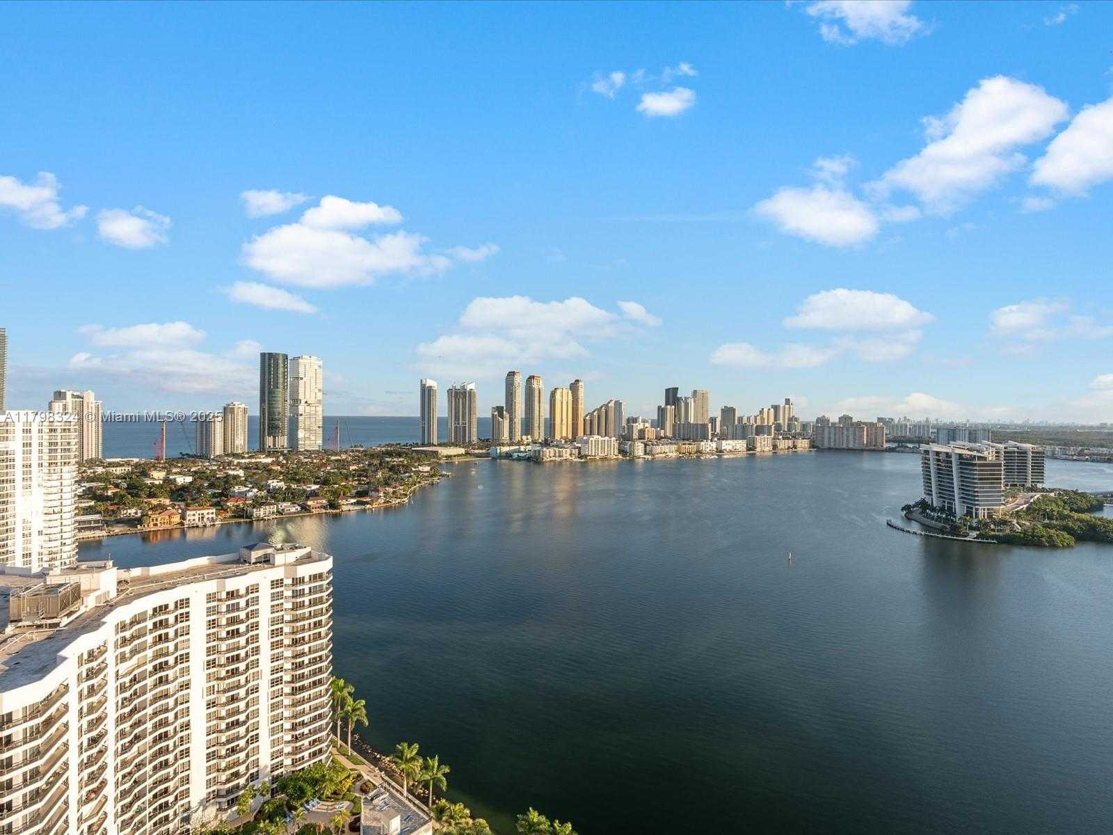 Small Image of 3530 MYSTIC POINTE DR #LPH10, Aventura Number 3