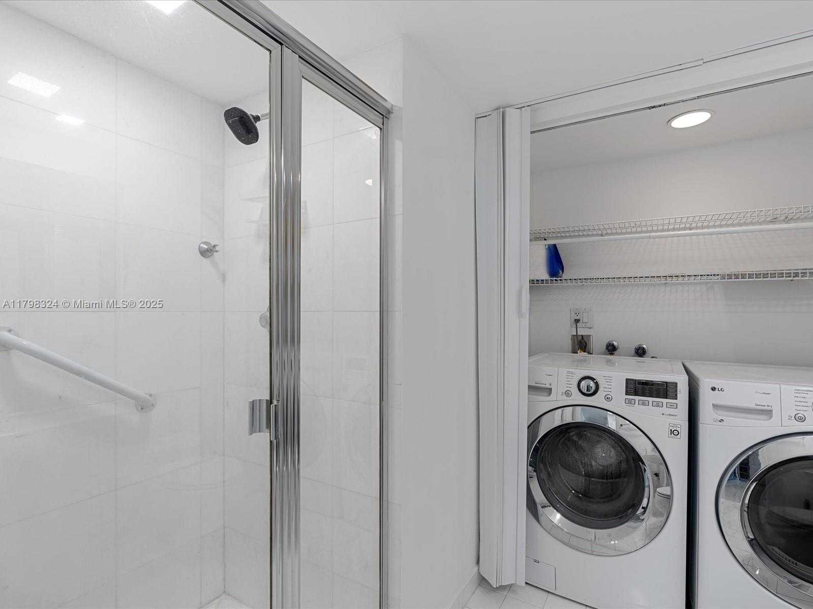 Small Image of 3530 MYSTIC POINTE DR #LPH10, Aventura Number 34