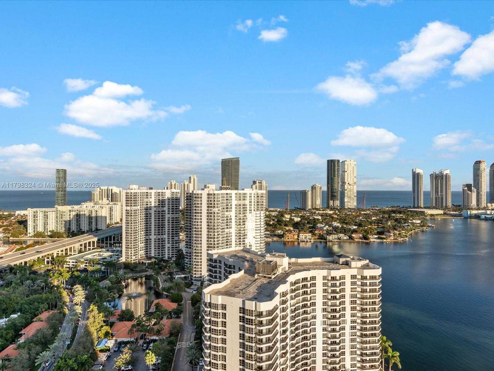 Small Image of 3530 MYSTIC POINTE DR #LPH10, Aventura Number 4