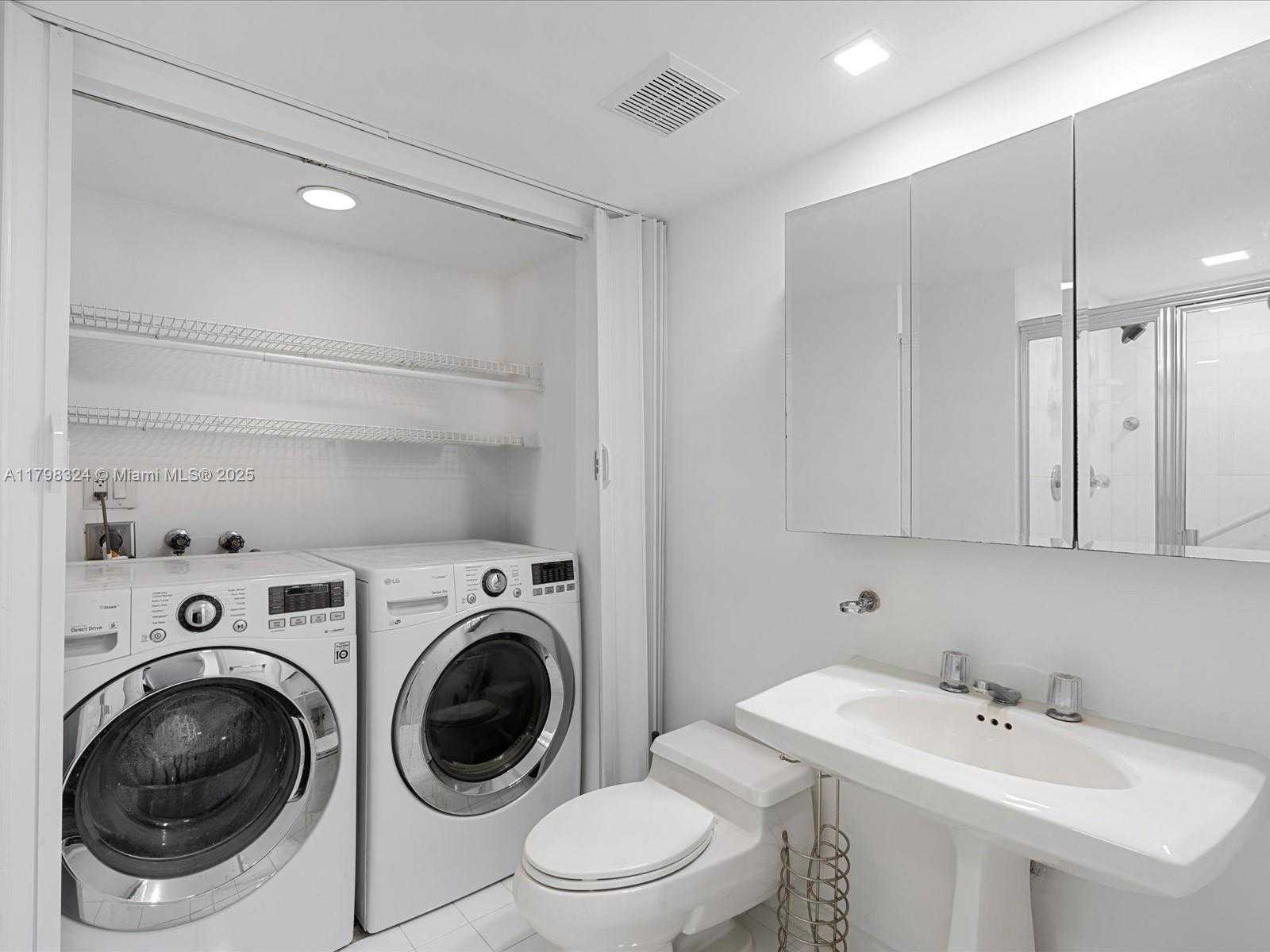 Small Image of 3530 MYSTIC POINTE DR #LPH10, Aventura Number 40