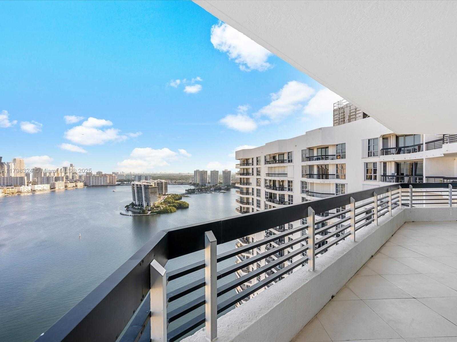 Small Image of 3530 MYSTIC POINTE DR #LPH10, Aventura Number 6