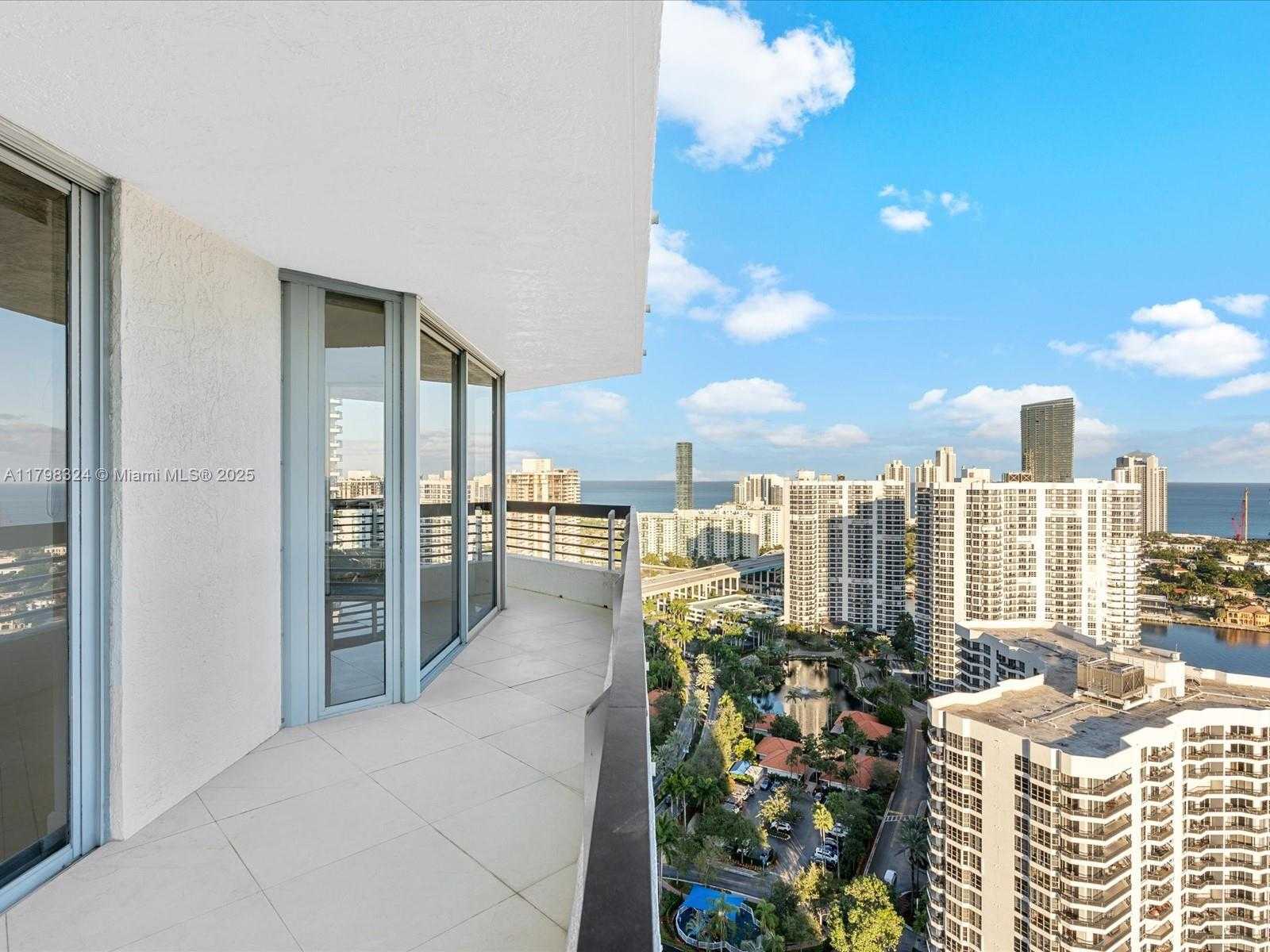 Small Image of 3530 MYSTIC POINTE DR #LPH10, Aventura Number 9
