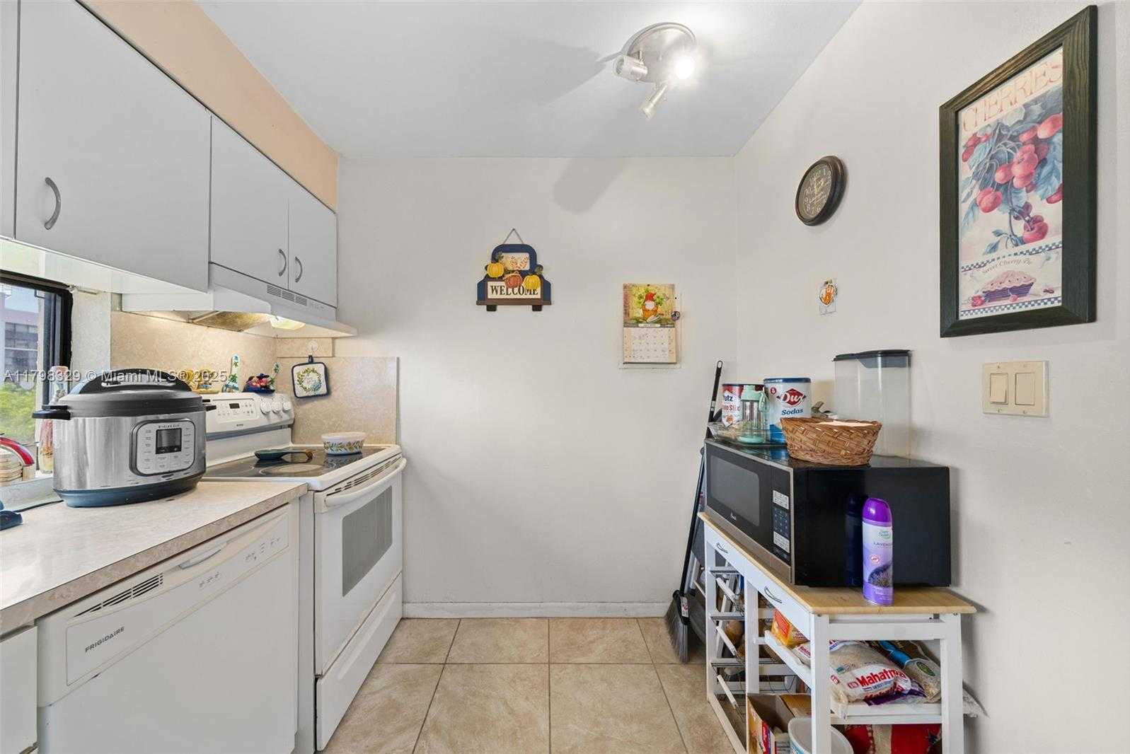 Small Image of 17021 NORTH BAY RD #727, Sunny Isles Beach Number 12