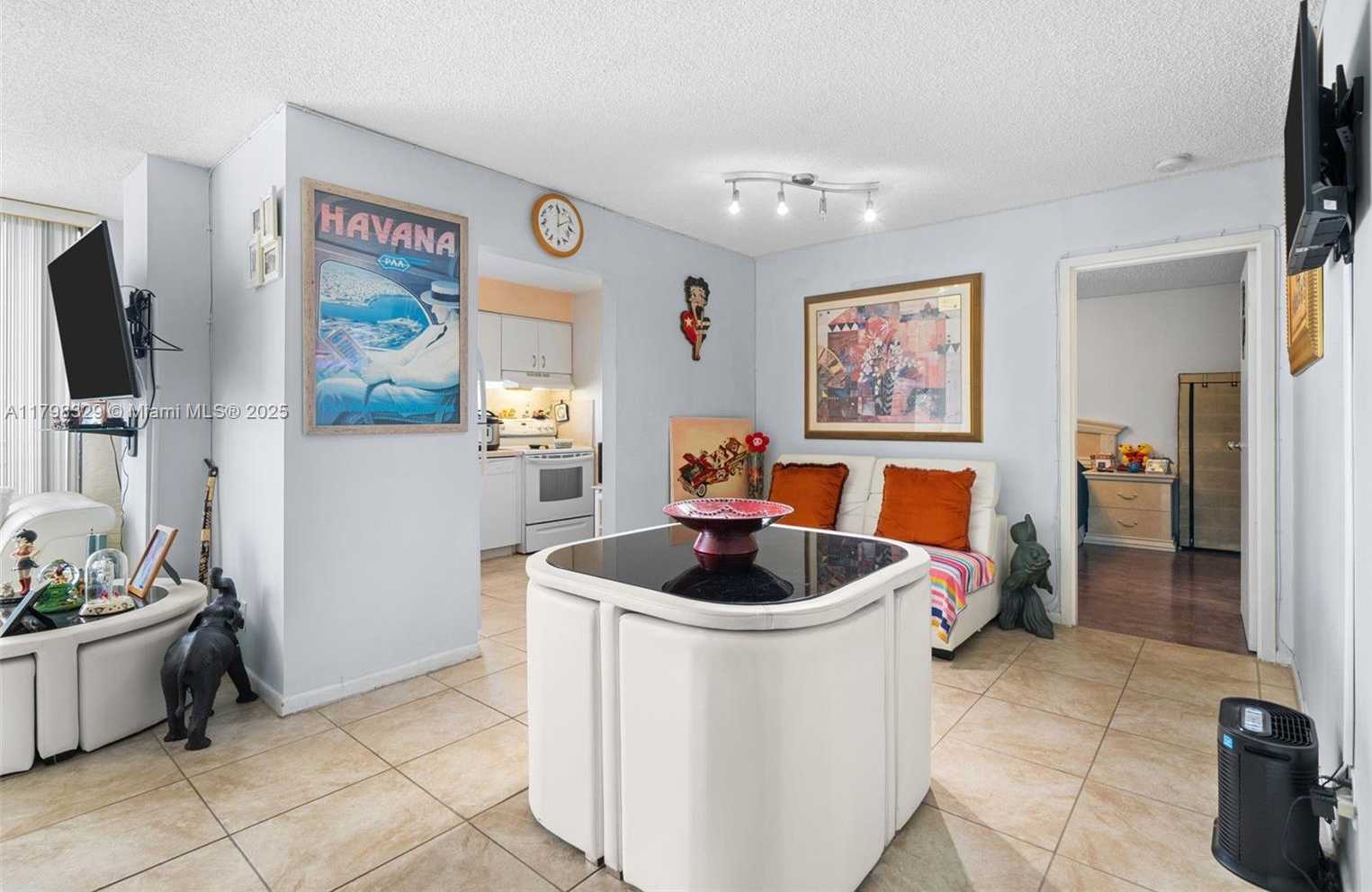 Small Image of 17021 NORTH BAY RD #727, Sunny Isles Beach Number 2