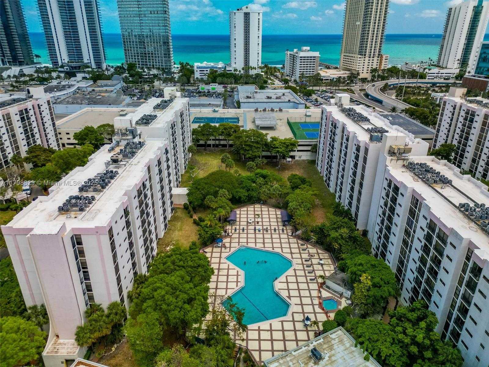 Small Image of 17021 NORTH BAY RD #727, Sunny Isles Beach Number 24