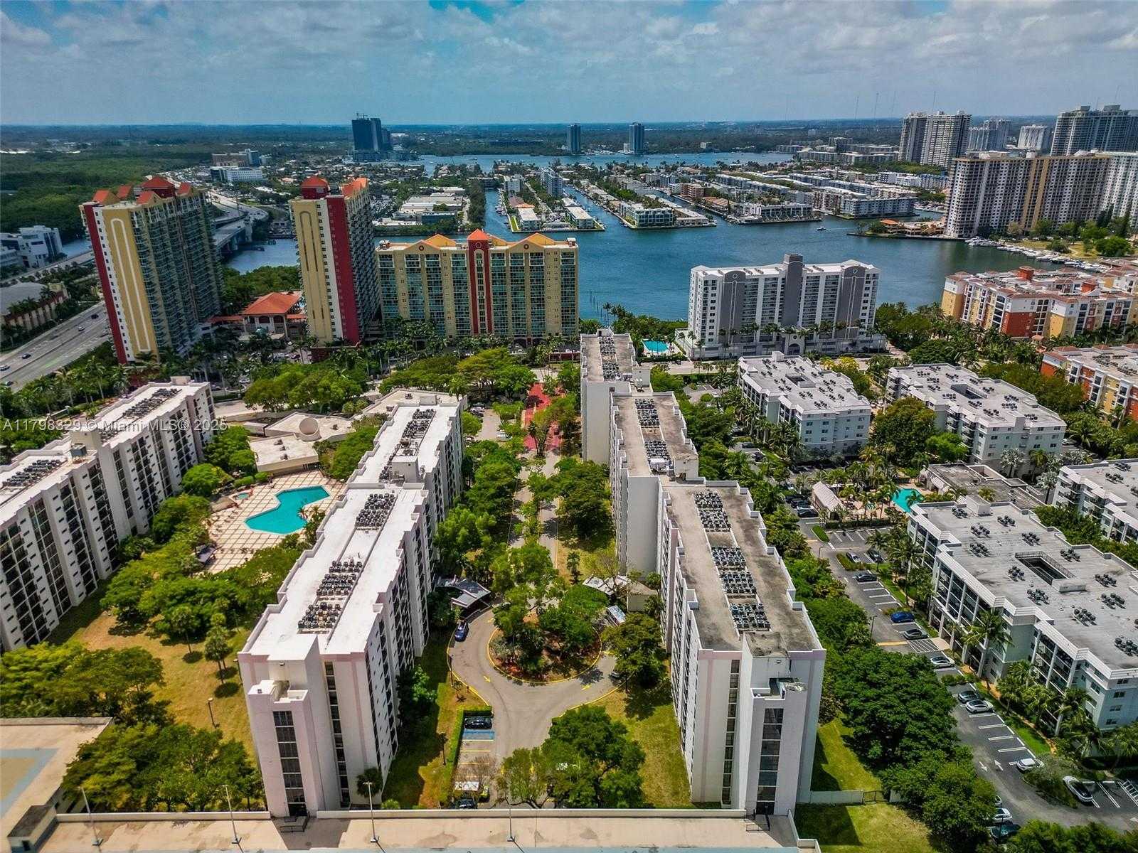 Small Image of 17021 NORTH BAY RD #727, Sunny Isles Beach Number 28