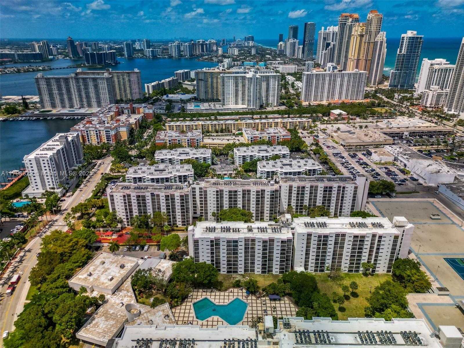 Small Image of 17021 NORTH BAY RD #727, Sunny Isles Beach Number 29