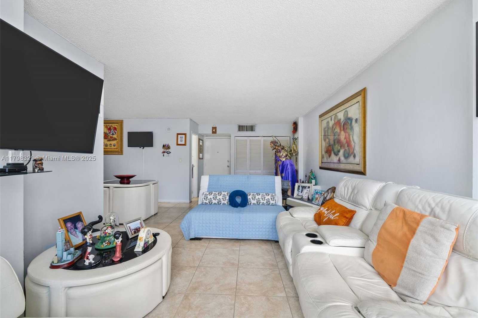 Small Image of 17021 NORTH BAY RD #727, Sunny Isles Beach Number 3