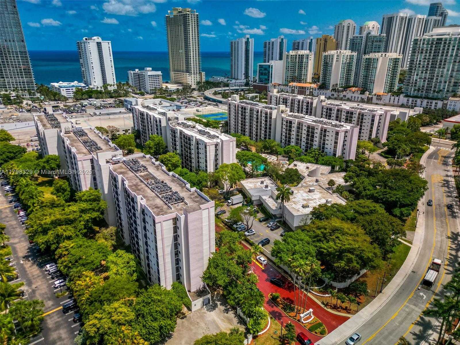Small Image of 17021 NORTH BAY RD #727, Sunny Isles Beach Number 33