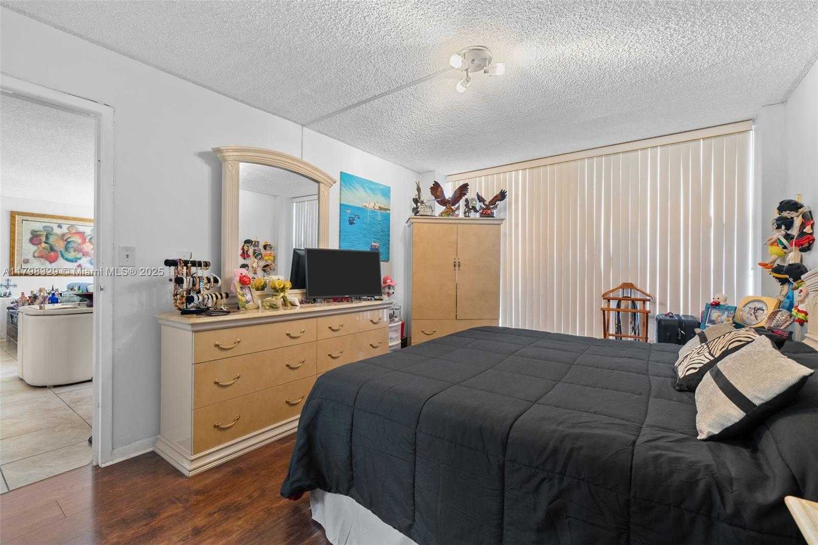 Small Image of 17021 NORTH BAY RD #727, Sunny Isles Beach Number 5