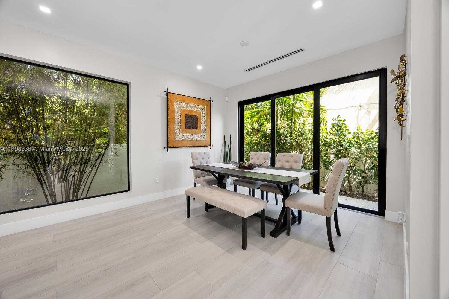 Small Image of 3224 ELIZABETH ST #3224, Miami Number 11