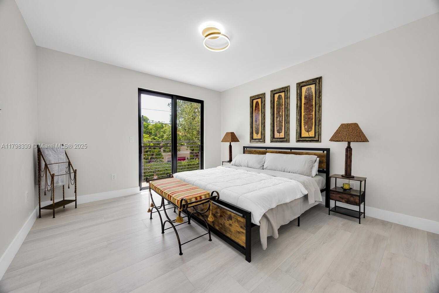 Small Image of 3224 ELIZABETH ST #3224, Miami Number 13