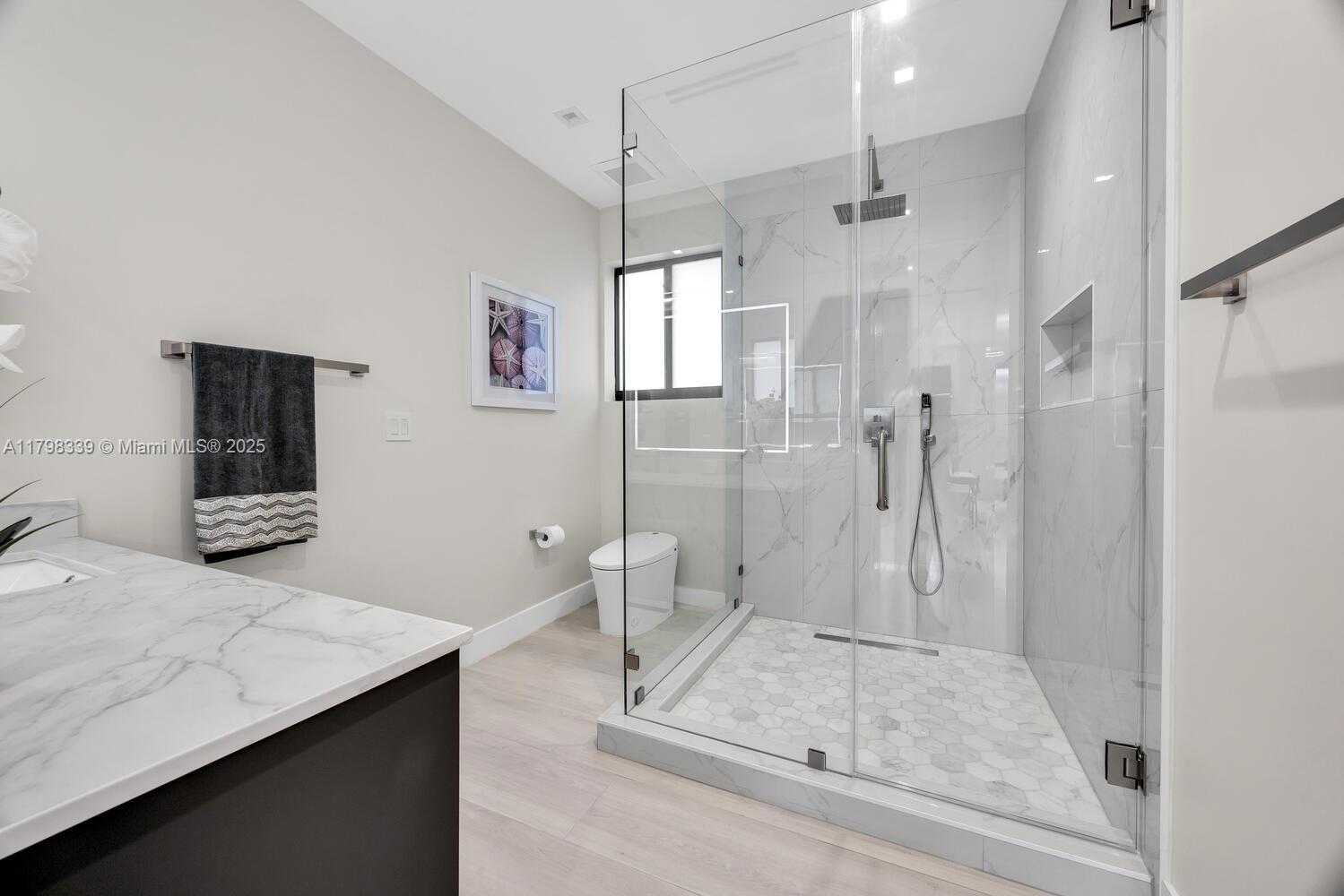 Small Image of 3224 ELIZABETH ST #3224, Miami Number 16