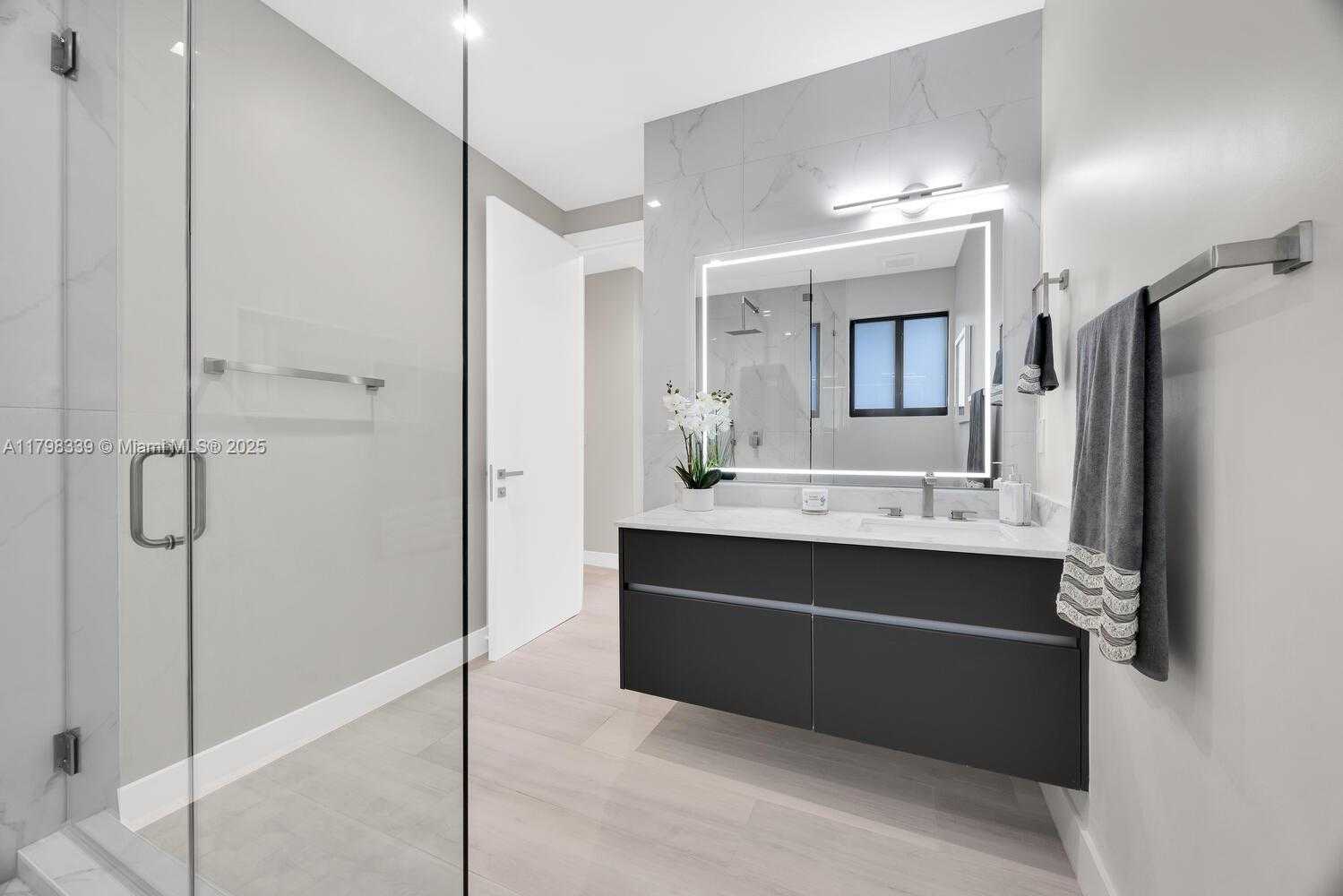 Small Image of 3224 ELIZABETH ST #3224, Miami Number 17