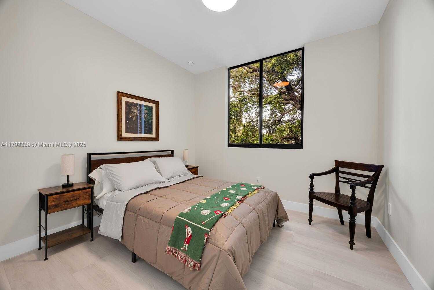 Small Image of 3224 ELIZABETH ST #3224, Miami Number 18