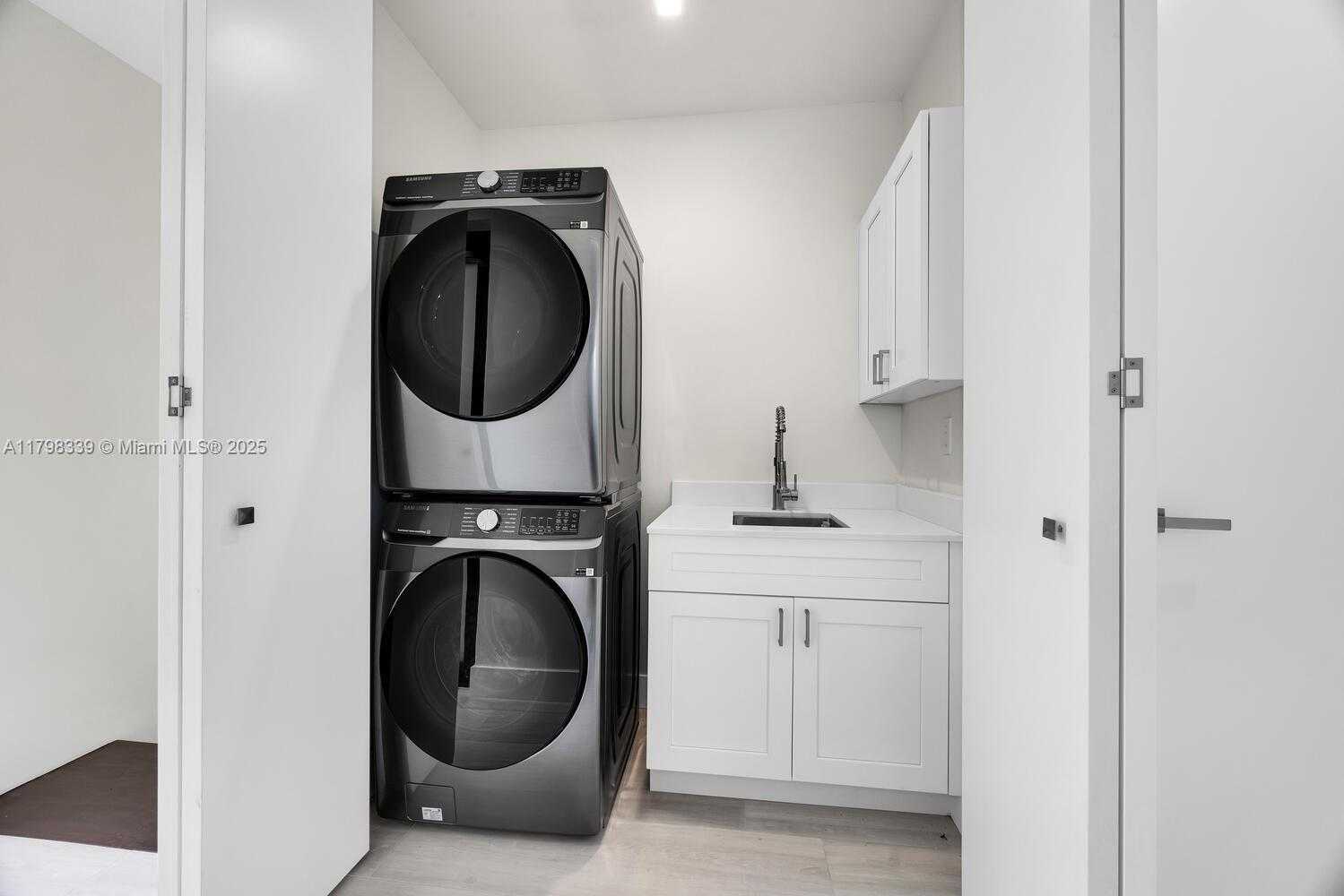 Small Image of 3224 ELIZABETH ST #3224, Miami Number 23