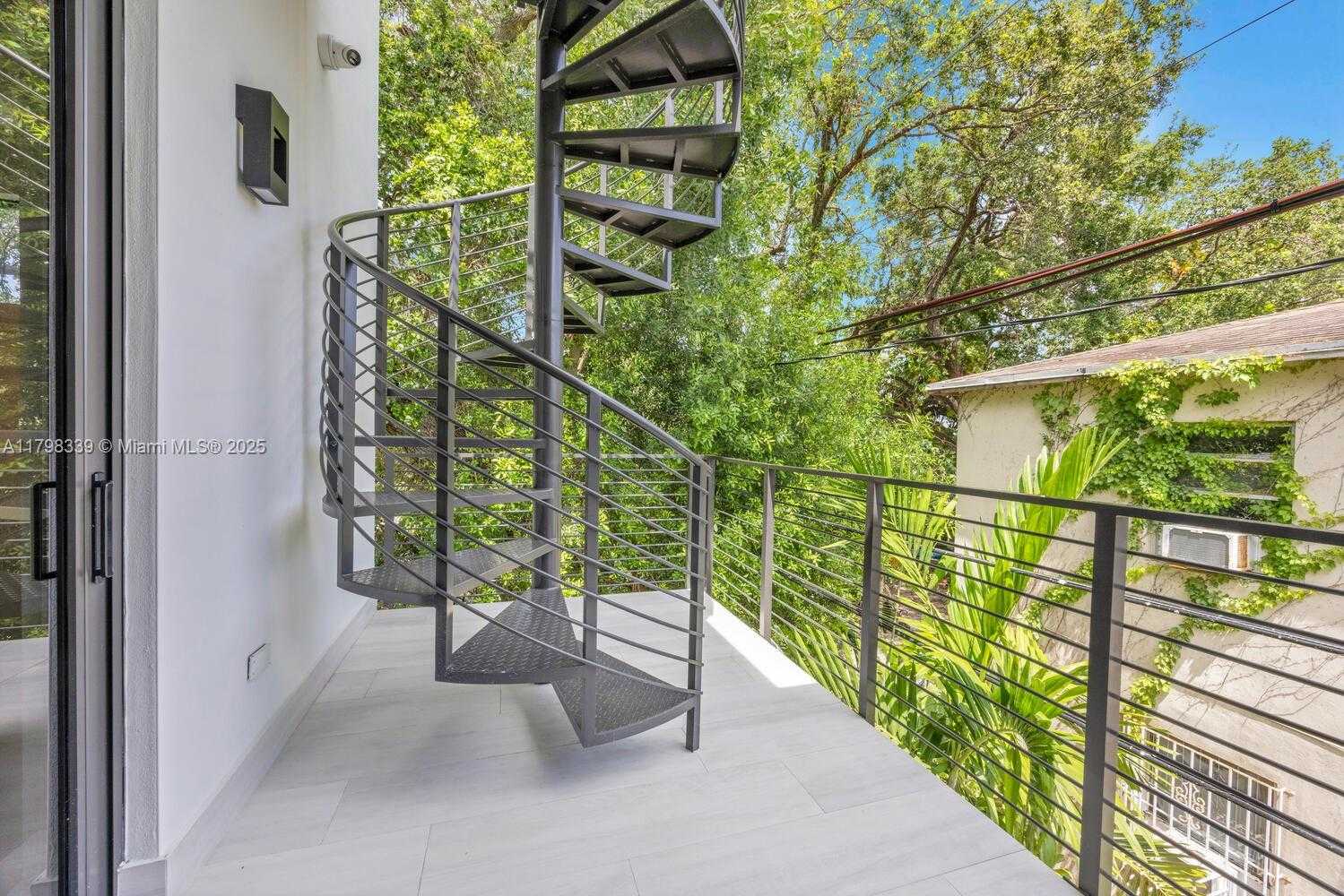 Small Image of 3224 ELIZABETH ST #3224, Miami Number 24