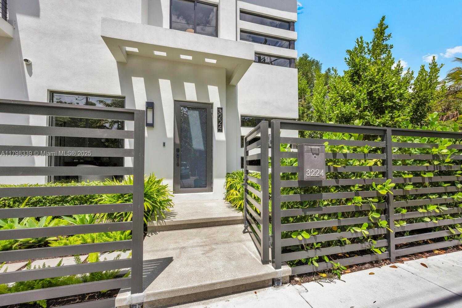 Small Image of 3224 ELIZABETH ST #3224, Miami Number 3