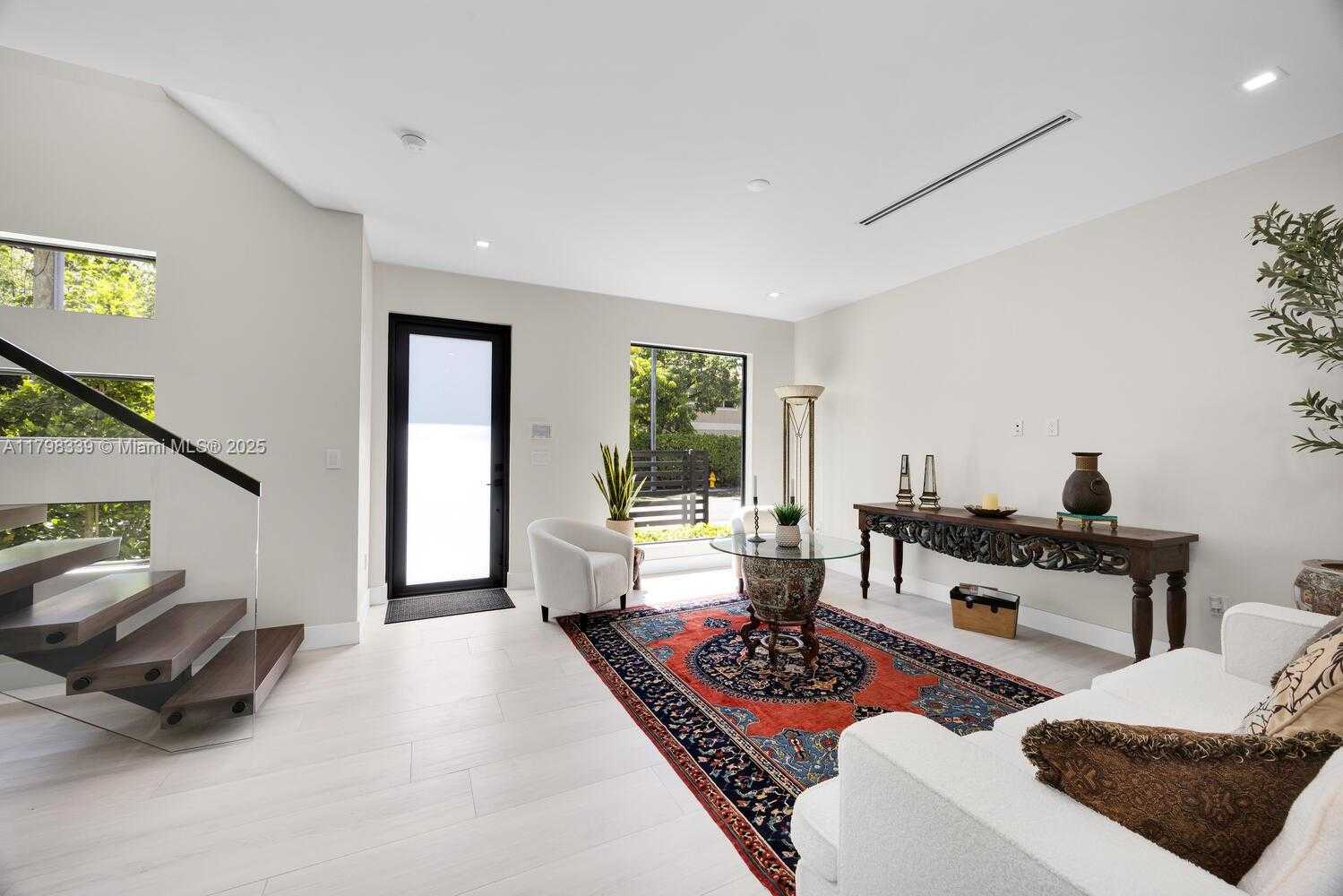 Small Image of 3224 ELIZABETH ST #3224, Miami Number 4
