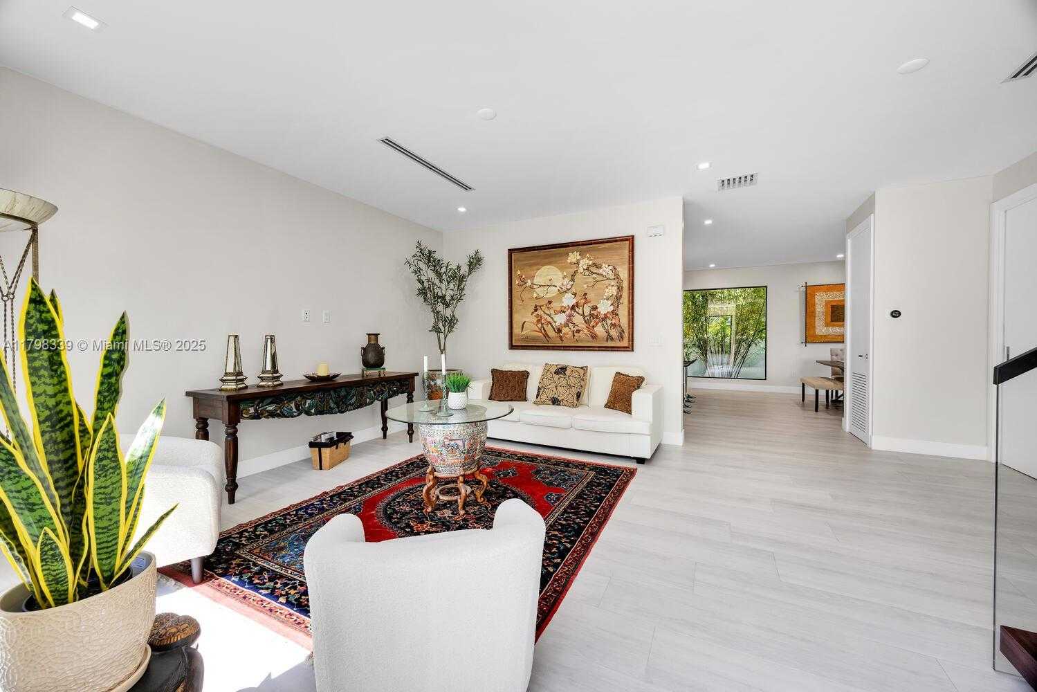 Small Image of 3224 ELIZABETH ST #3224, Miami Number 5
