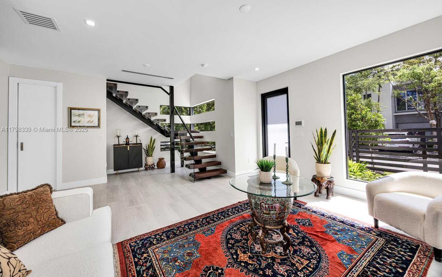 Small Image of 3224 ELIZABETH ST #3224, Miami Number 7