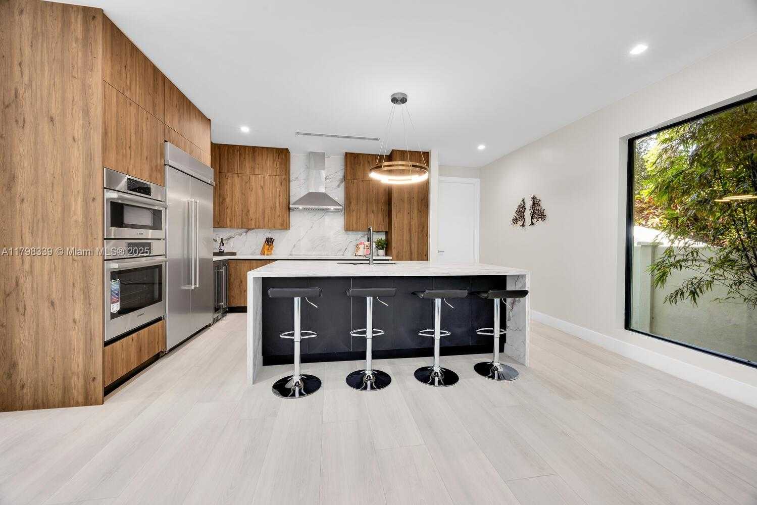 Small Image of 3224 ELIZABETH ST #3224, Miami Number 9