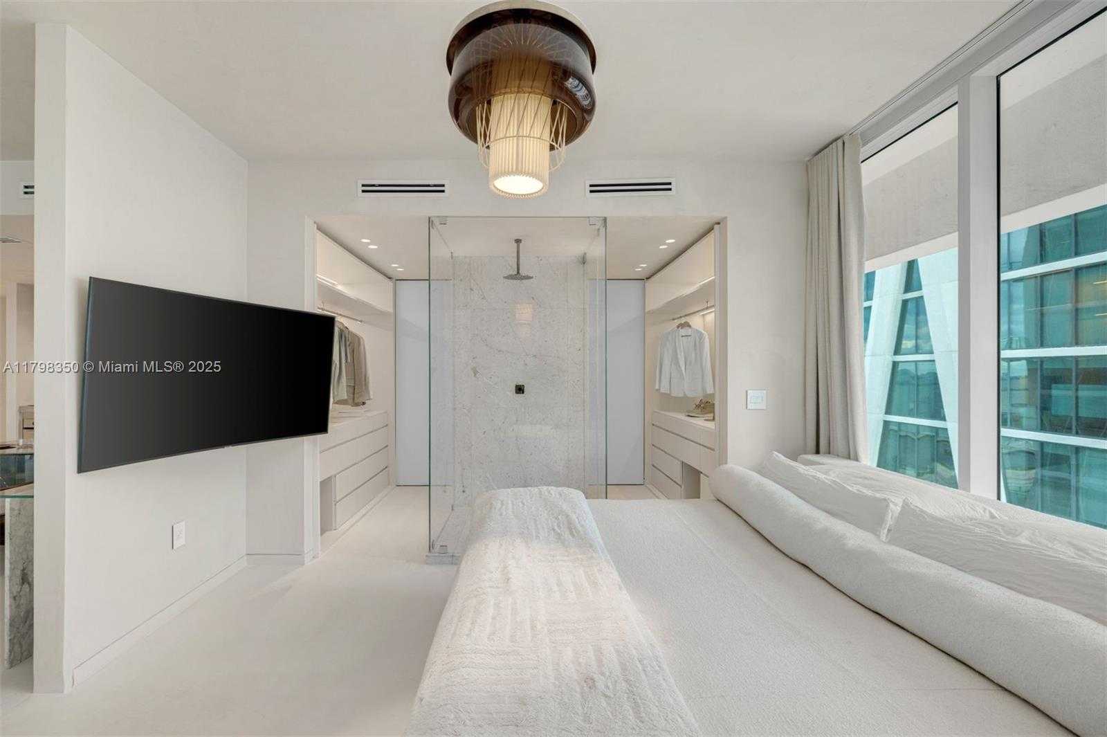 Small Image of 1040 BISCAYNE BLVD #3007, Miami Number 10