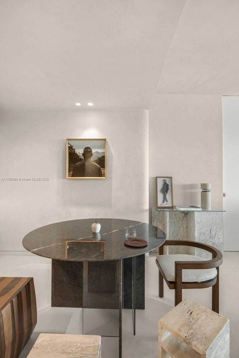Small Image of 1040 BISCAYNE BLVD #3007, Miami Number 11