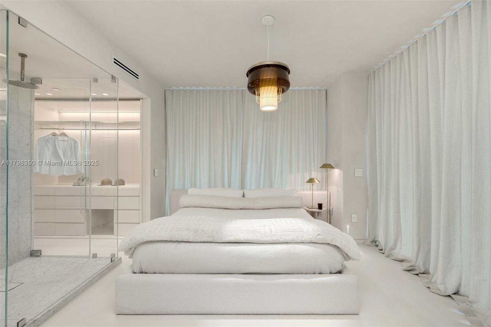 Small Image of 1040 BISCAYNE BLVD #3007, Miami Number 13