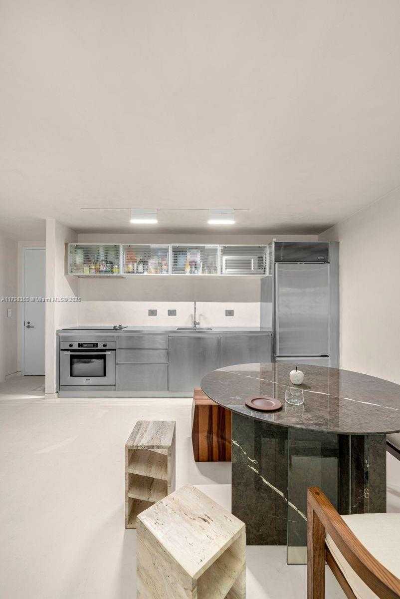 Small Image of 1040 BISCAYNE BLVD #3007, Miami Number 16