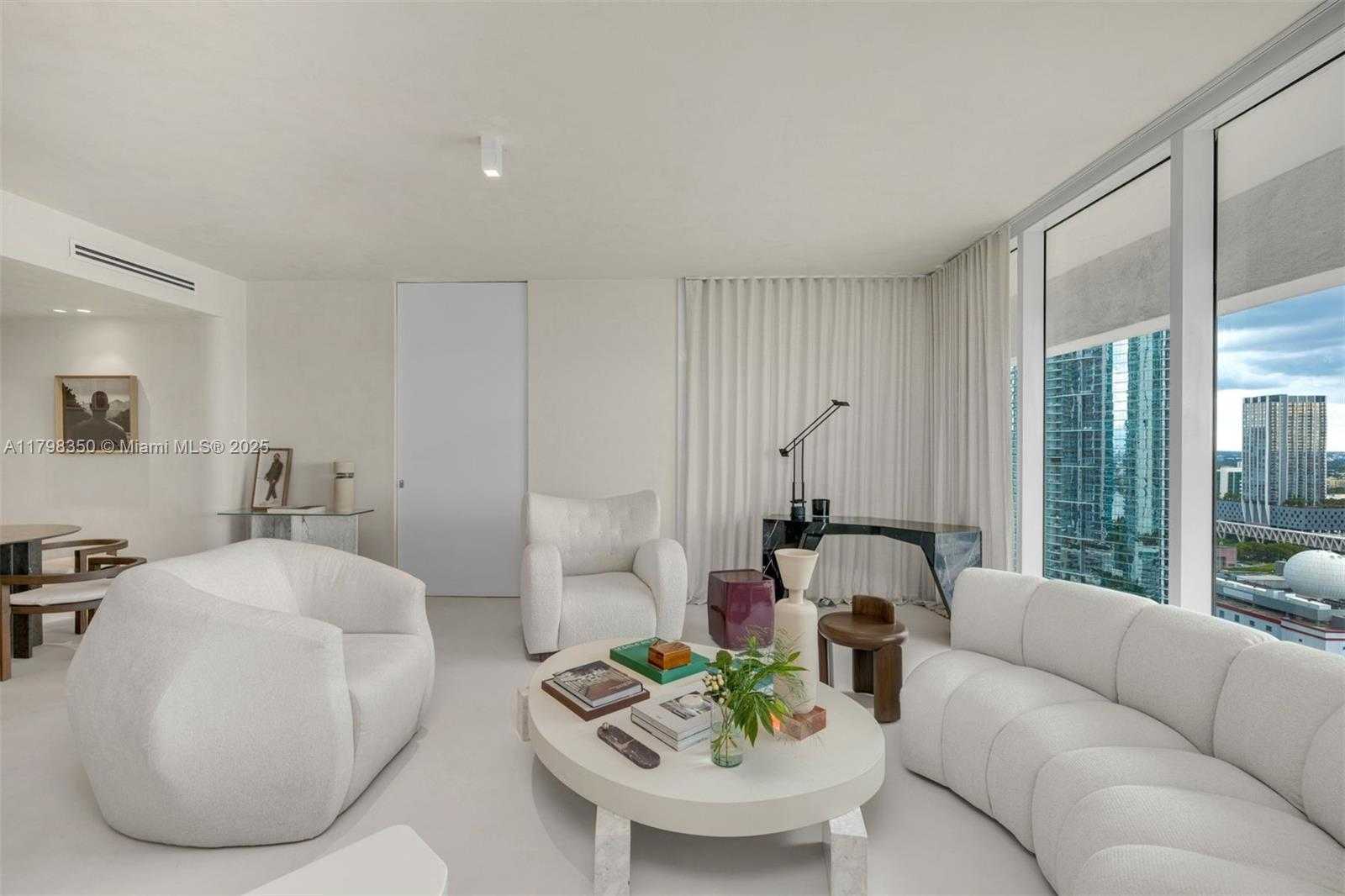 Small Image of 1040 BISCAYNE BLVD #3007, Miami Number 17