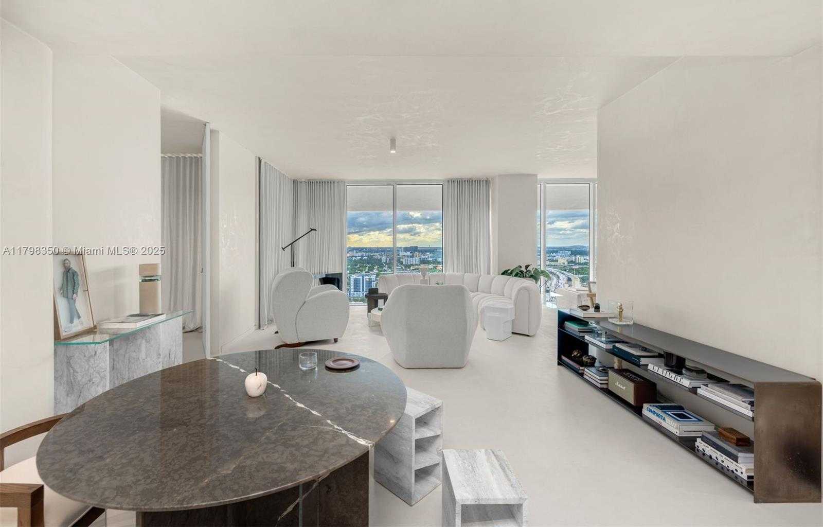 Small Image of 1040 BISCAYNE BLVD #3007, Miami Number 20