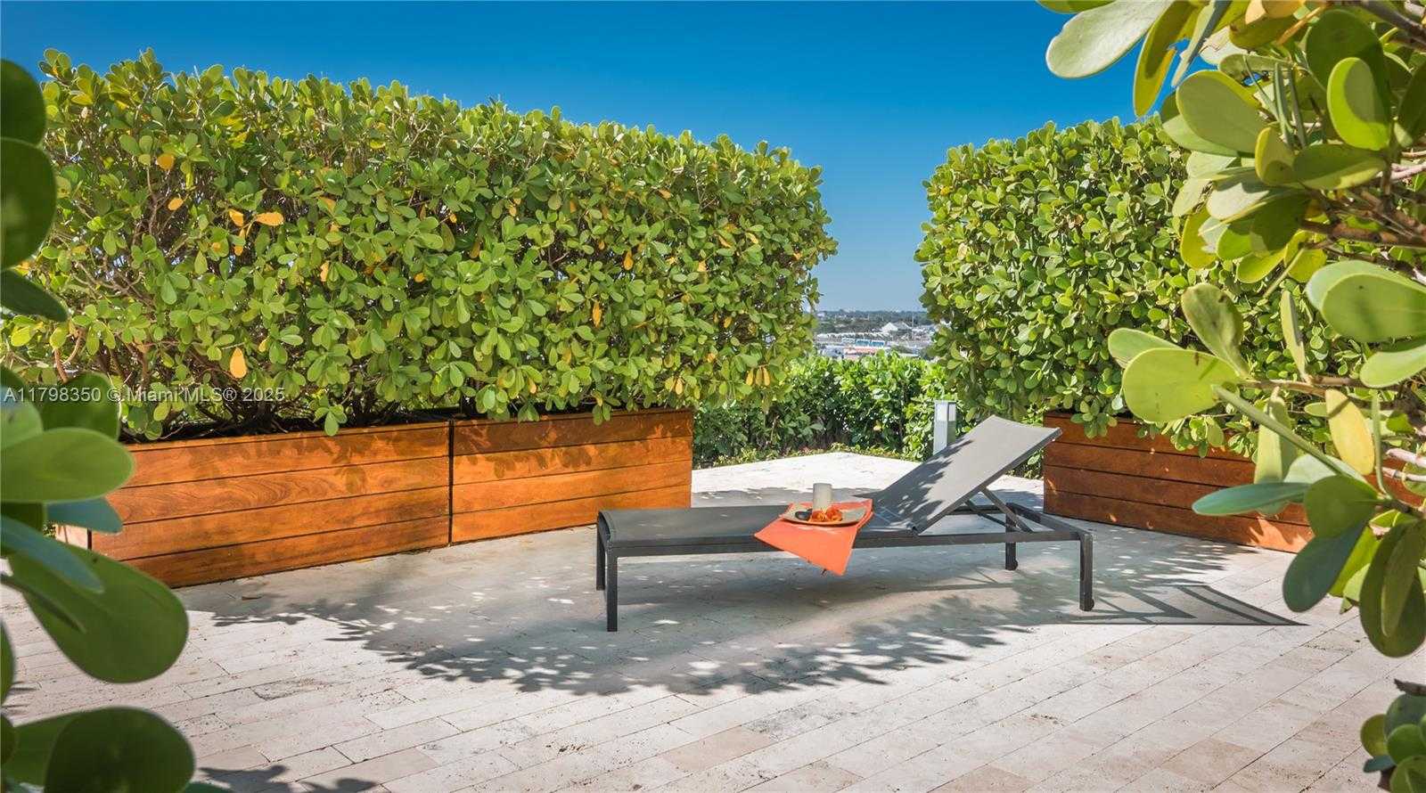 Small Image of 1040 BISCAYNE BLVD #3007, Miami Number 31