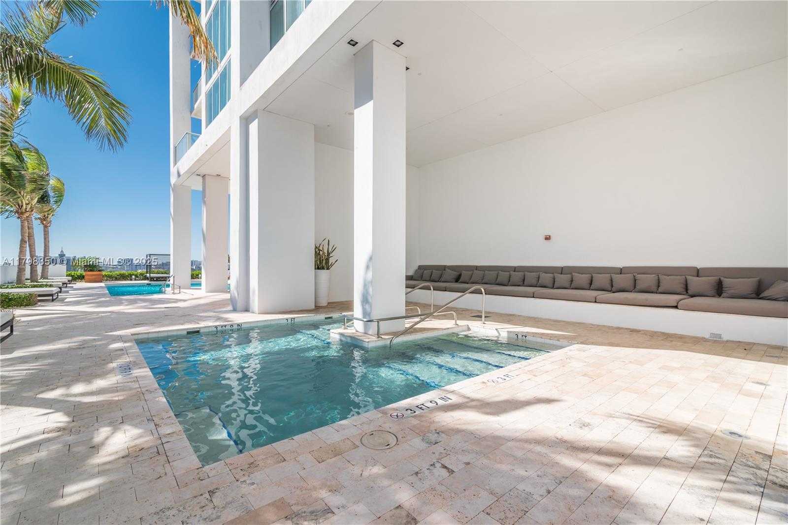 Small Image of 1040 BISCAYNE BLVD #3007, Miami Number 32