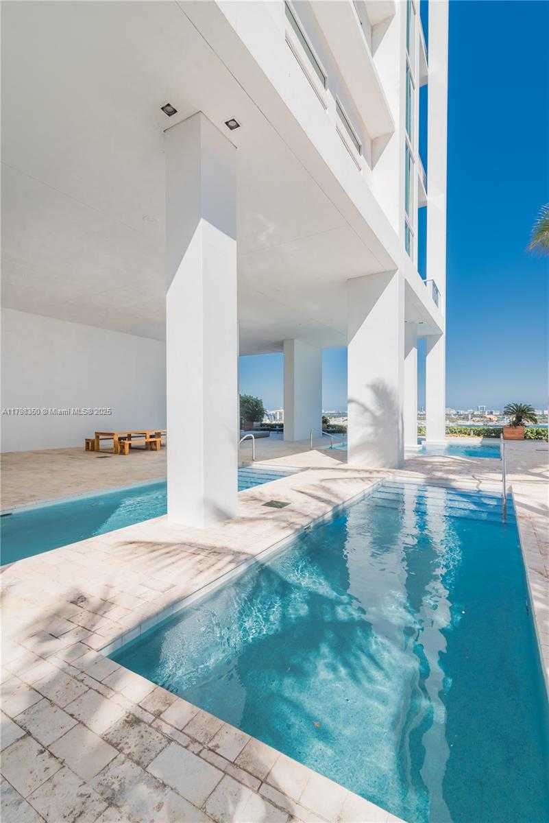 Small Image of 1040 BISCAYNE BLVD #3007, Miami Number 35