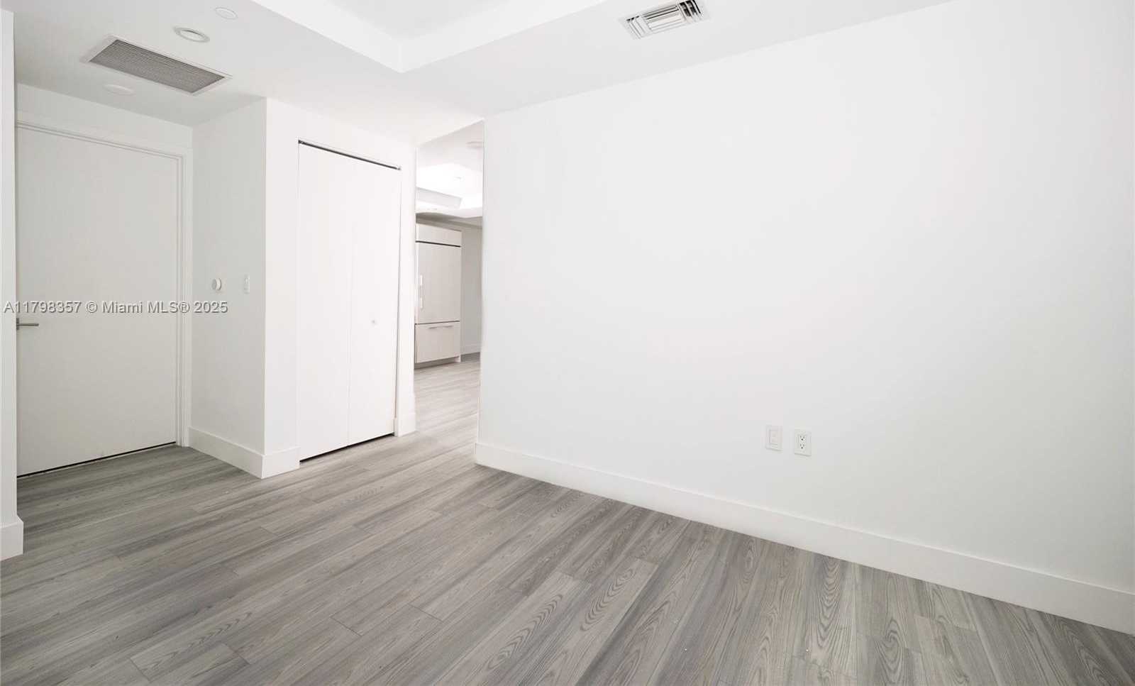 Small Image of 45 #1504, Miami Number 7