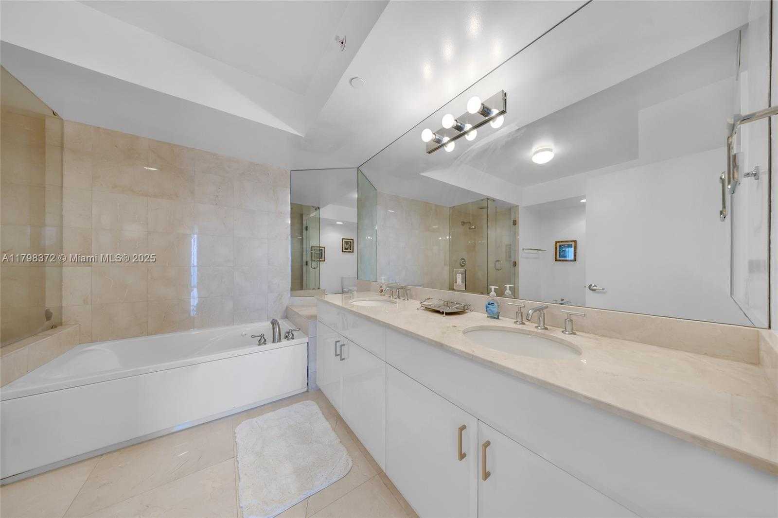 Small Image of 6365 COLLINS AVE #3202, Miami Beach Number 25