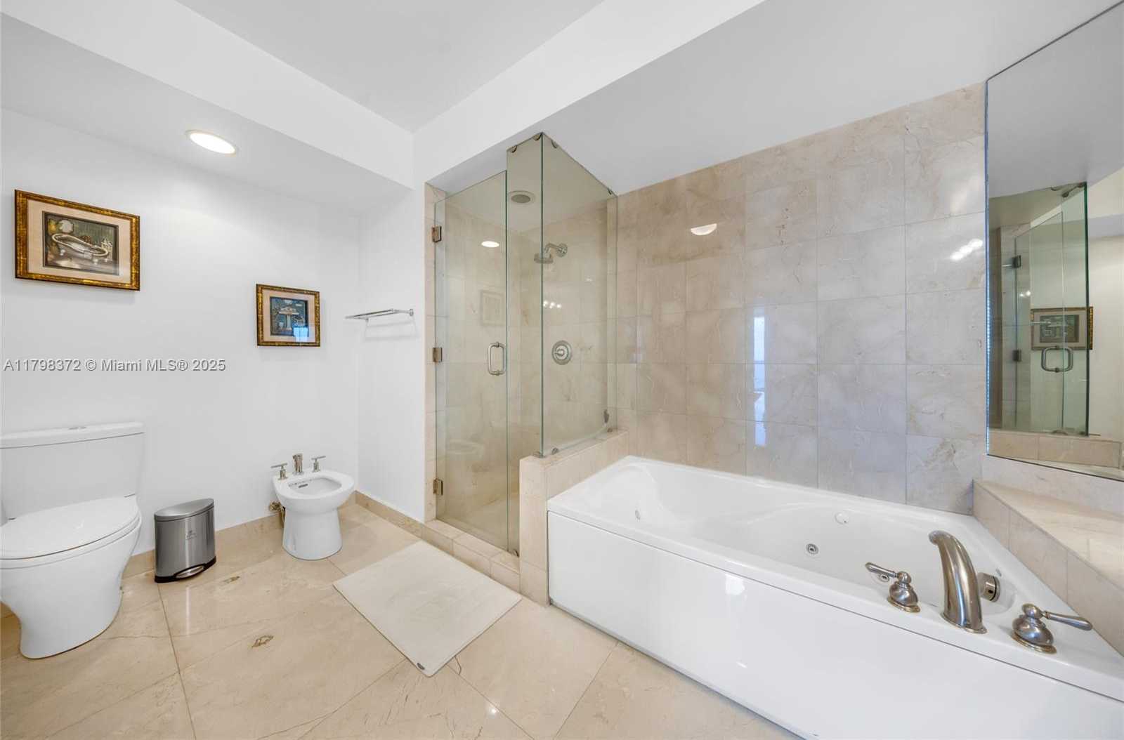 Small Image of 6365 COLLINS AVE #3202, Miami Beach Number 26
