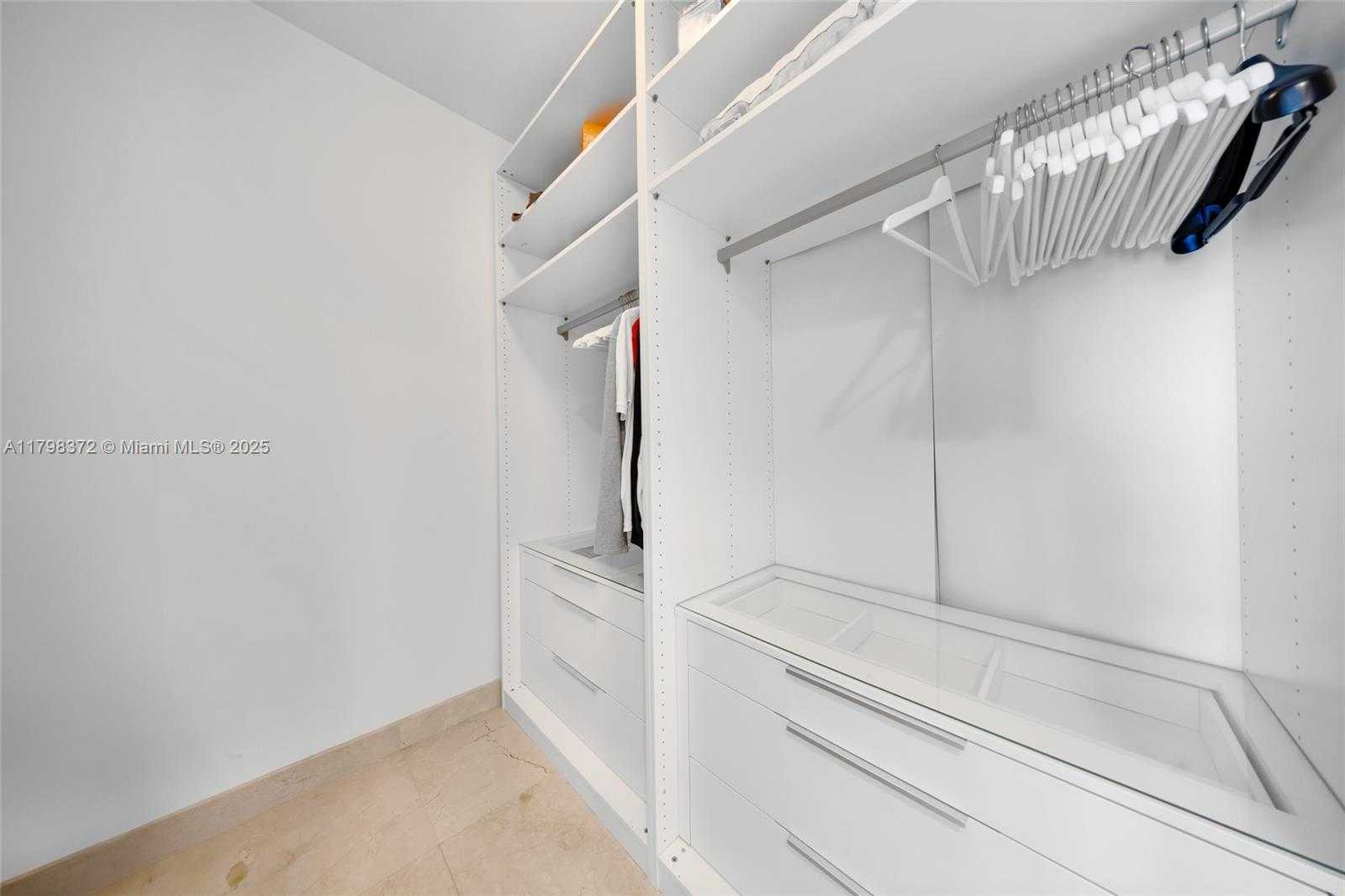 Small Image of 6365 COLLINS AVE #3202, Miami Beach Number 27