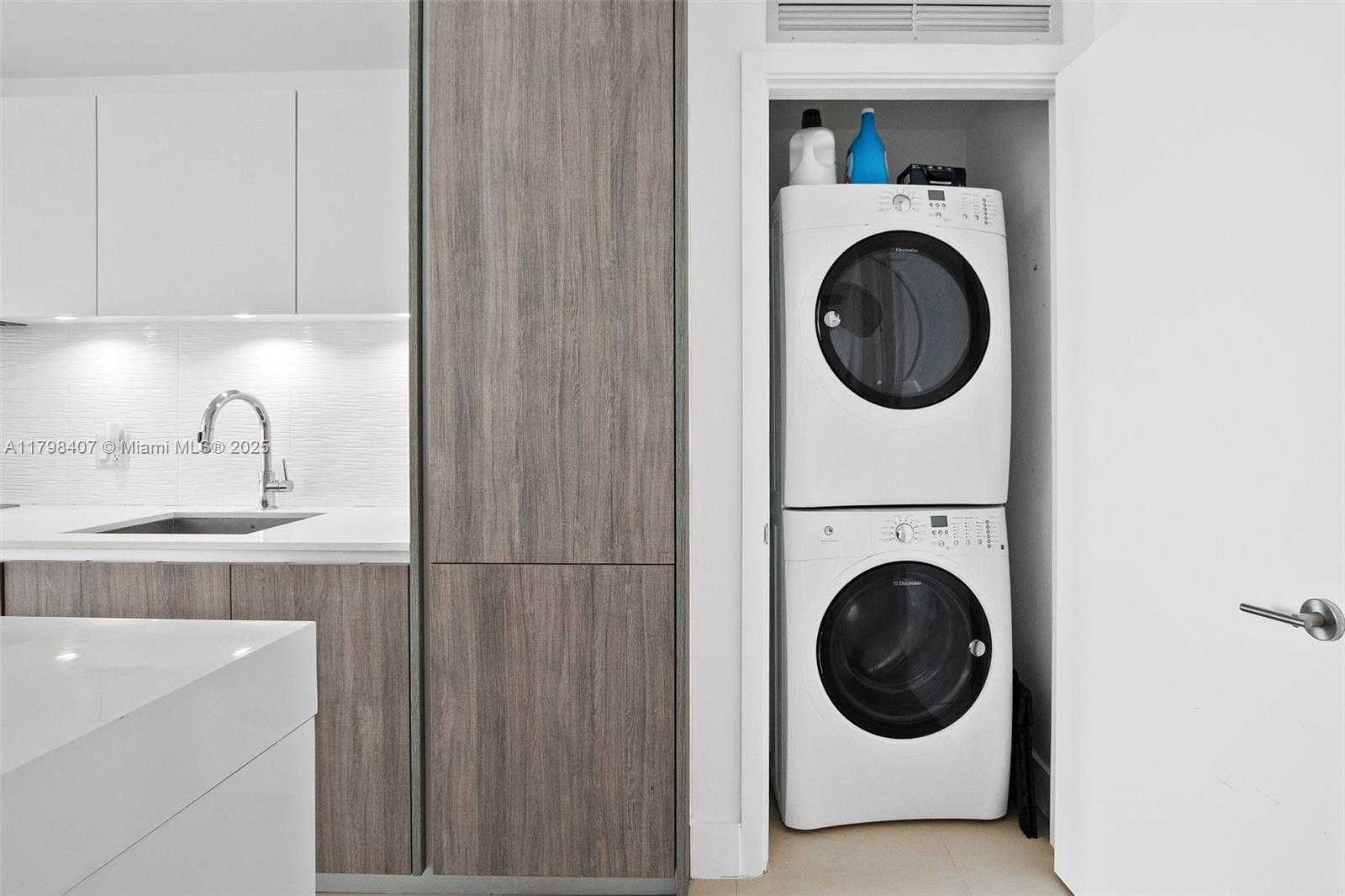 Small Image of 2900 NORTH EAST 7TH AVE #4406, Miami Number 19