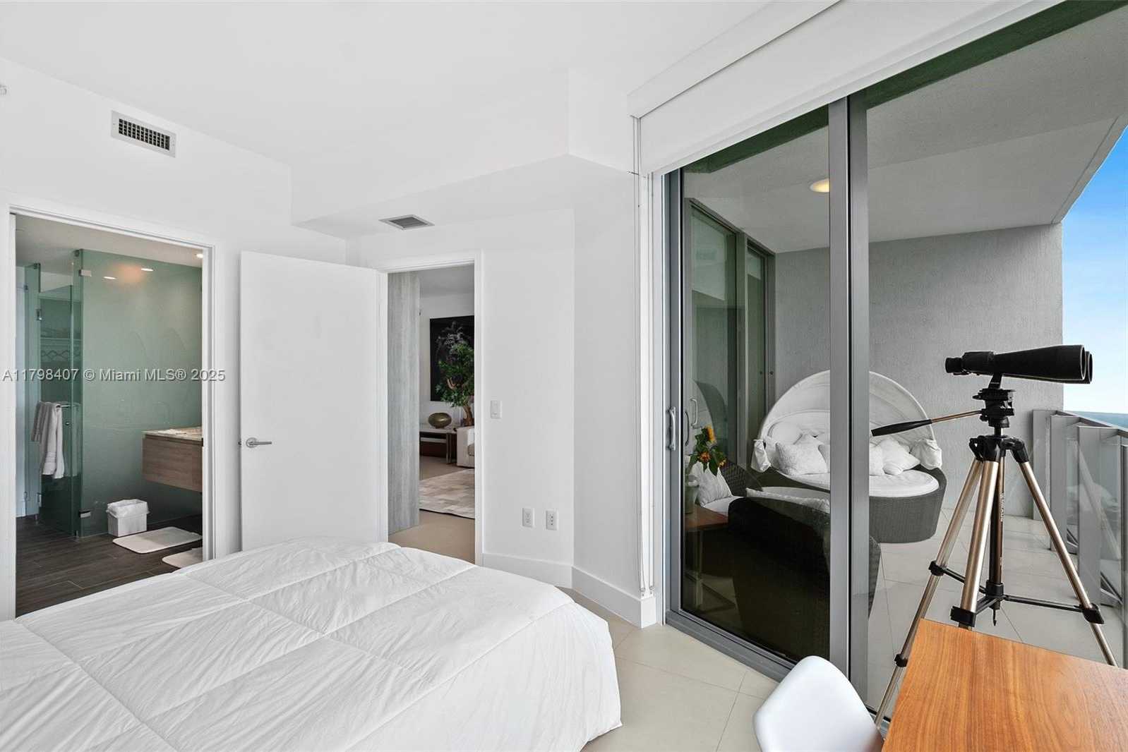 Small Image of 2900 NORTH EAST 7TH AVE #4406, Miami Number 23