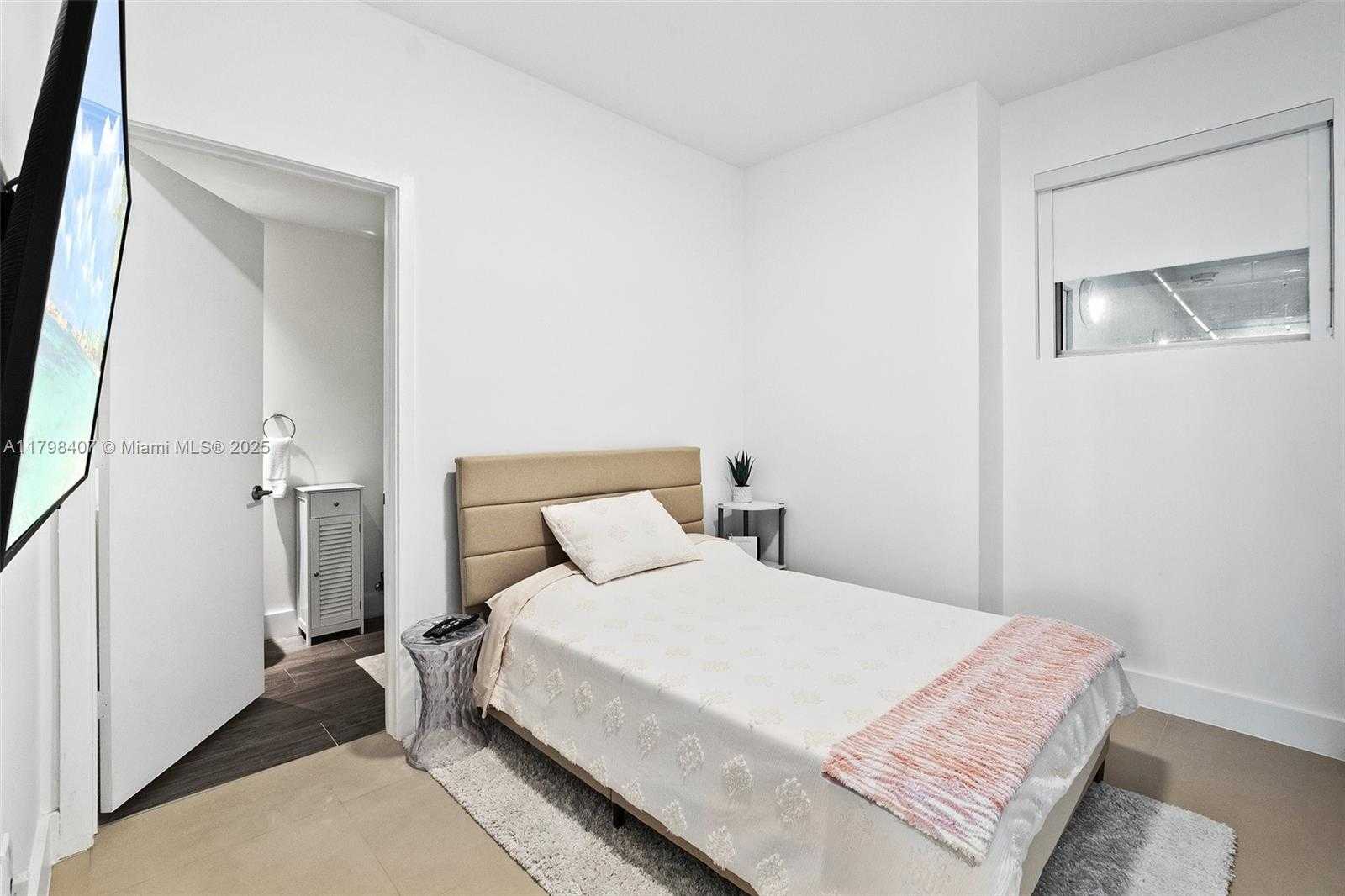 Small Image of 2900 NORTH EAST 7TH AVE #4406, Miami Number 27