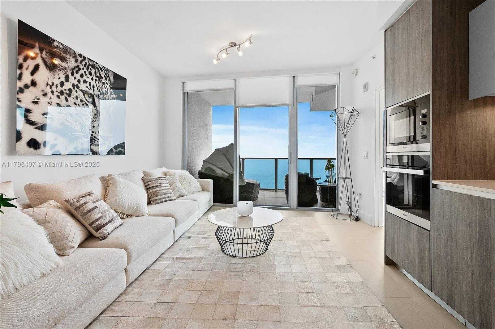 Small Image of 2900 NORTH EAST 7TH AVE #4406, Miami Number 9