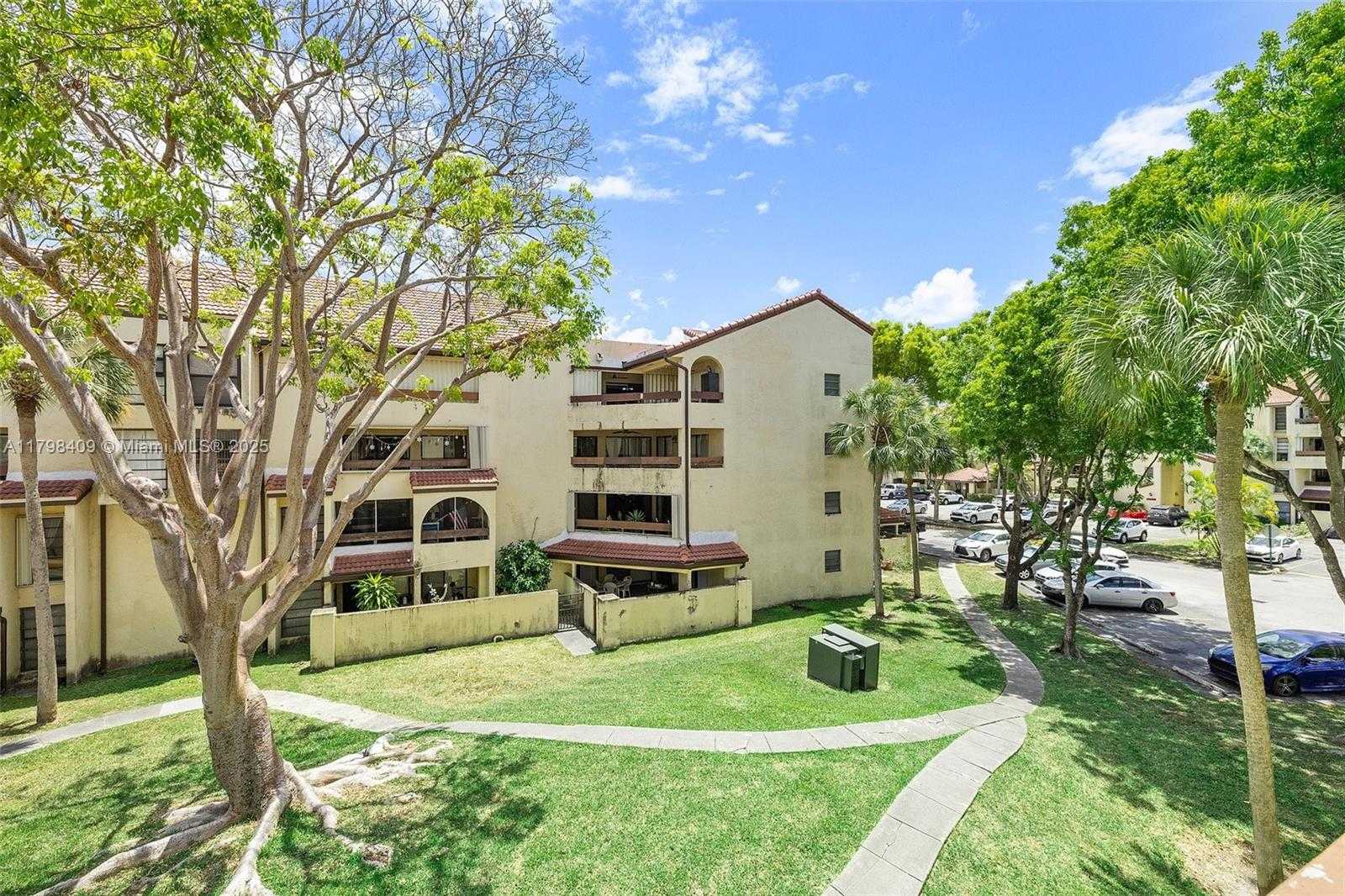 Small Image of 8830 SOUTH WEST 123RD CT #I-308, Miami Number 25