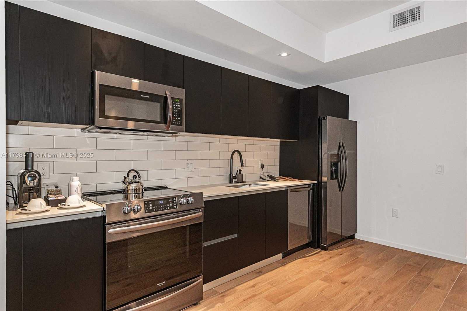 Small Image of 398 NORTH EAST 5TH ST #2415, Miami Number 13