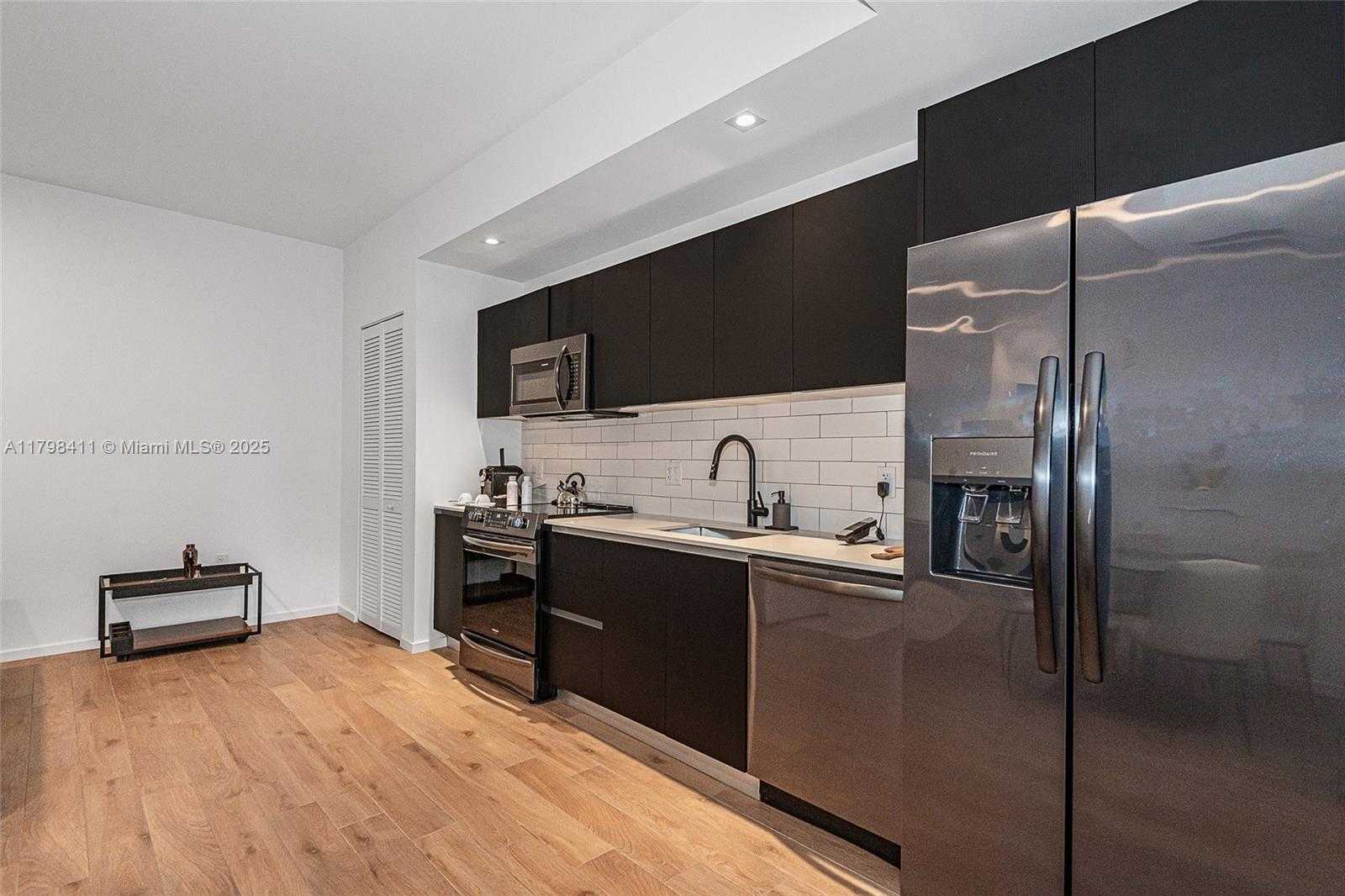 Small Image of 398 NORTH EAST 5TH ST #2415, Miami Number 14