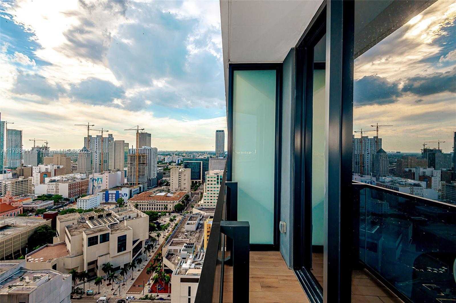 Small Image of 398 NORTH EAST 5TH ST #2415, Miami Number 5